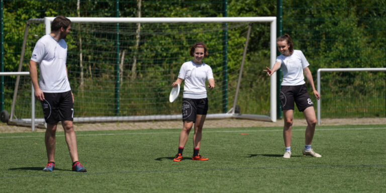 Start der Ultimate Frisbee Landesliga NRW in der Region Ost