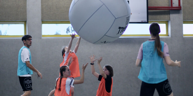 Kin-Ball am Sporttag des TVS