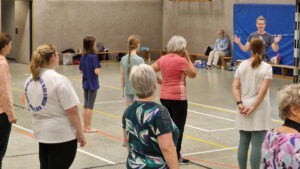 Line Dance startet mit 50 Personen